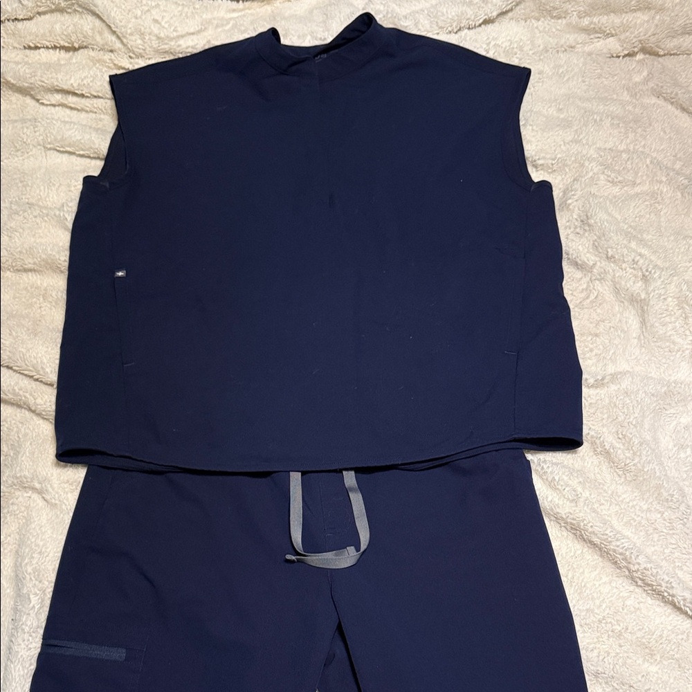 Figs navy top